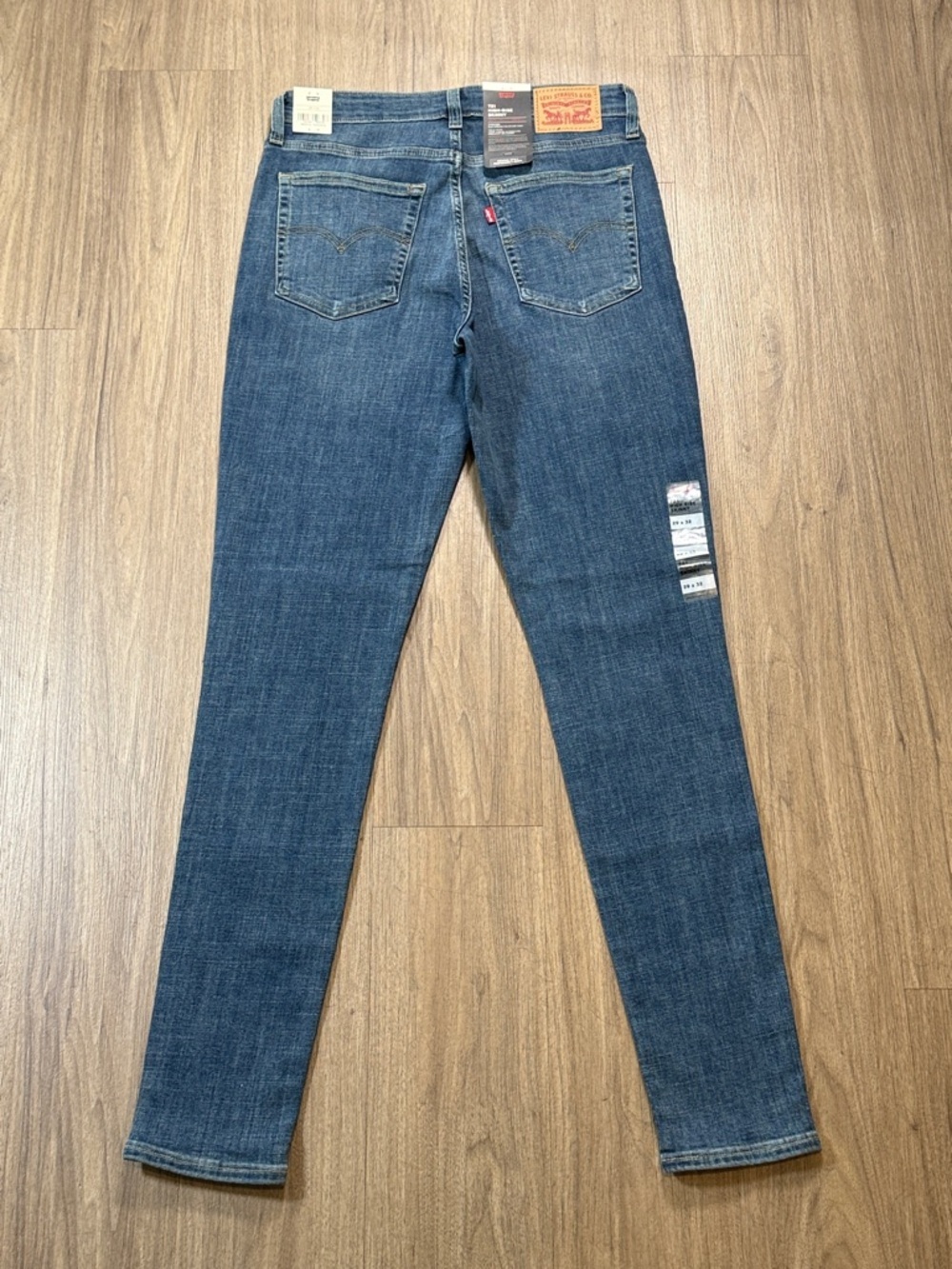 NWT Levi’s Classic Blue Denim Jeans, Size W29 L32, 60% Cotton - Picture 3 of 10